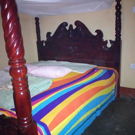 Rwenzori Trekking Homestay Nyakalengija Exterior photo